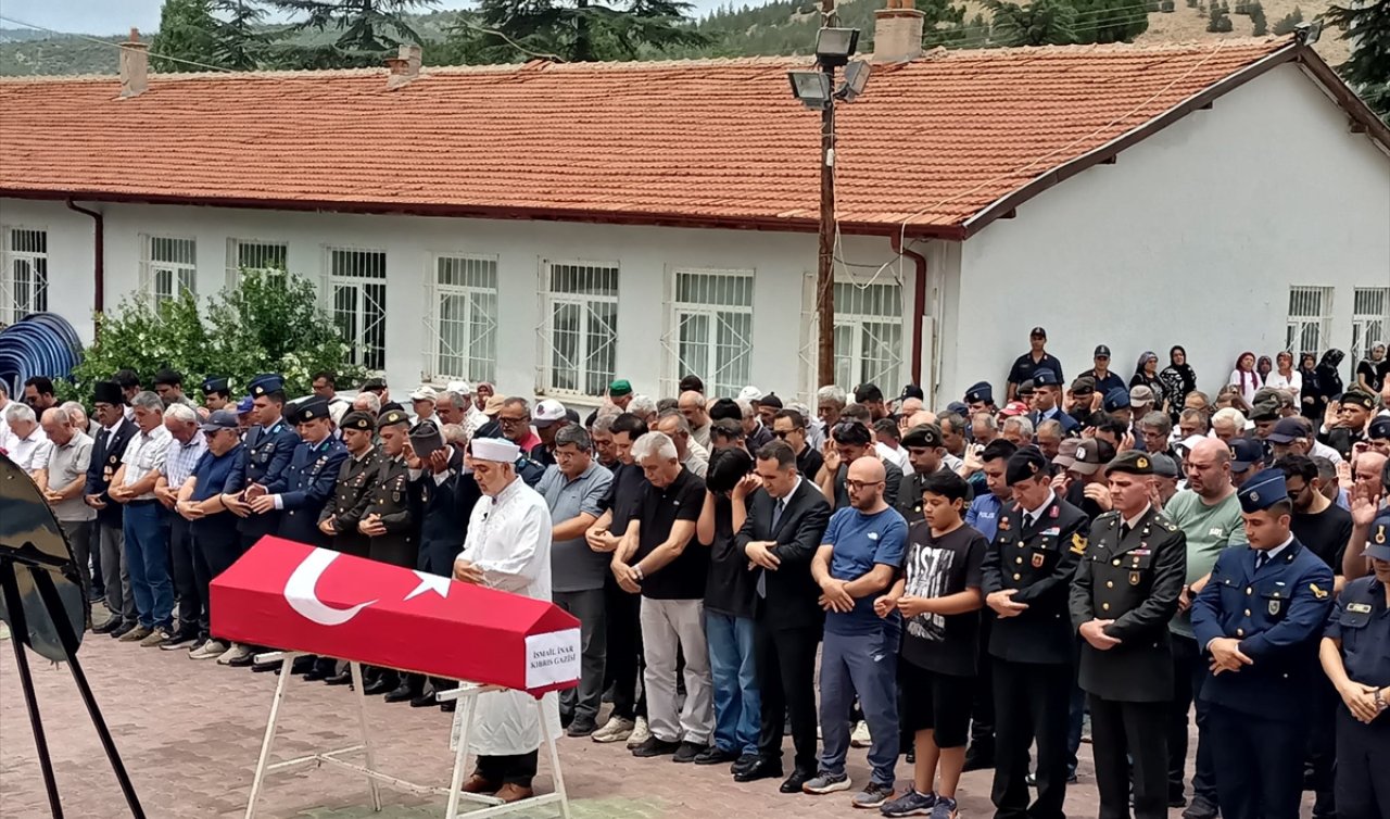 Konya’da gazimize son vefa: Kıbrıs Gazisi İsmail İnar toprağa verildi