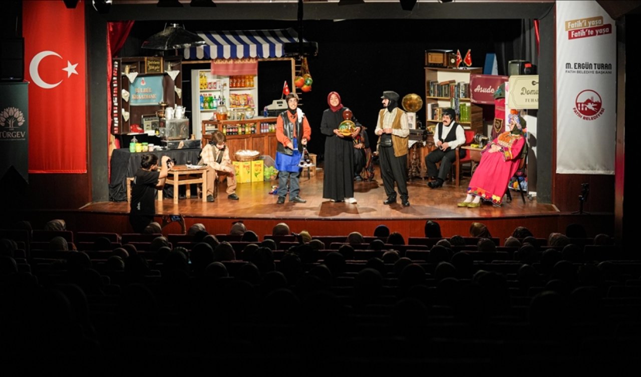 “Vatan Sevgisi“ tiyatro oyunu İstanbul’da seyirciyle buluştu