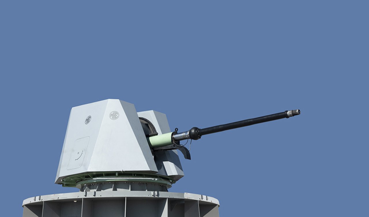 Milli deniz topu THUNDERBOLT 40/70 T ile Türkiye sınır ötesine nişan aldı