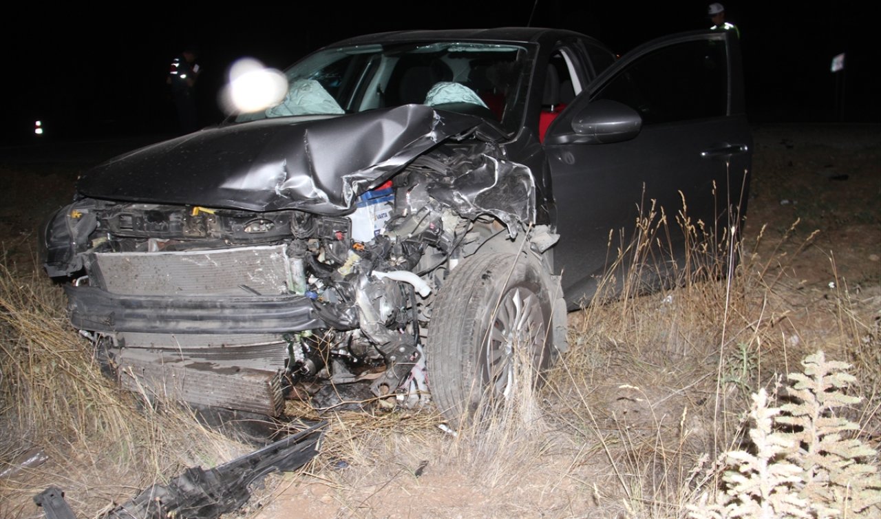  Konya’da iki otomobil çarpıştı! 6 kişi yaralandı