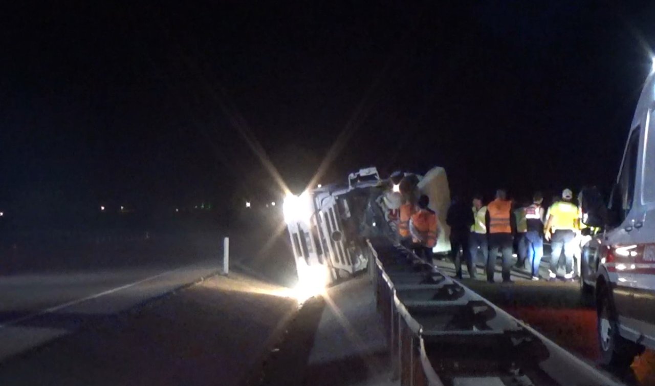 Konya’da tır devrildi! Sürücü Aşır Ekinci yaşamını yitirdi