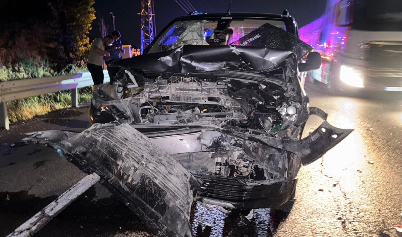  Konya’da hafif ticari araçla otomobil çarpıştı! 4 kişi yaralandı