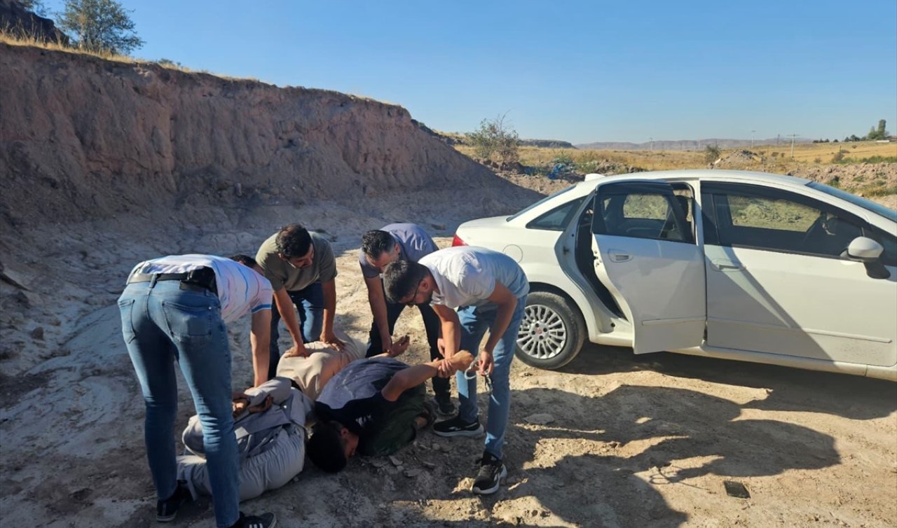 Rize’den Konya’ya uzanan göçmen kaçakçılığı hattı çöketildi
