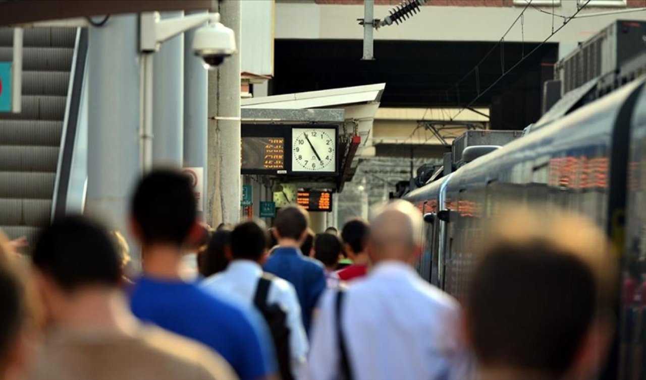 ​Memurlar iş bıraktı, İZBAN seferleri iptal edildi