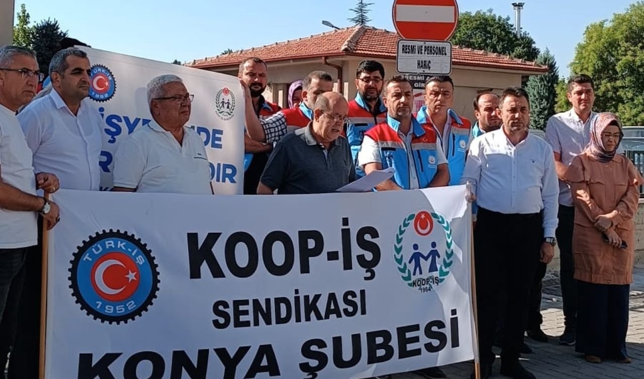 Konya’da kaymakamlık önlerinde grev: Vakıf işçileri iş bıraktı
