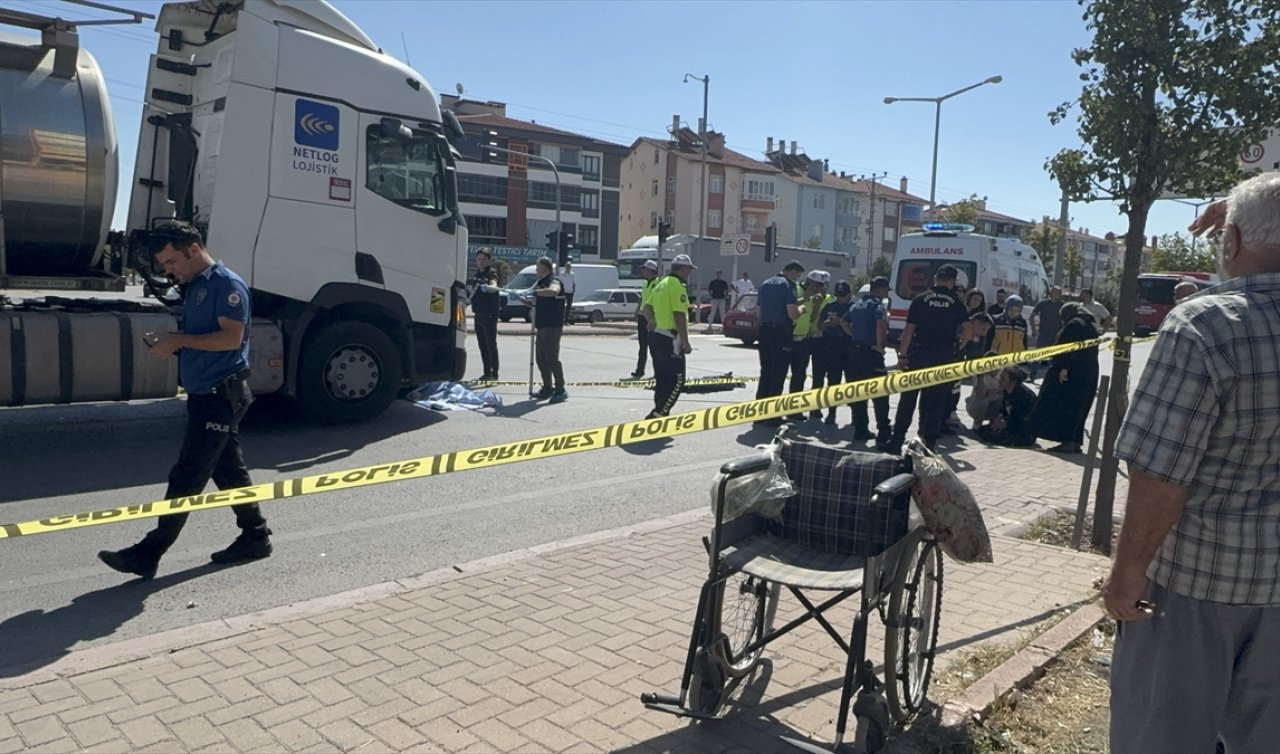  Konya’da karşı yola geçmek isteyen anne ve engelli kızına tır çarptı