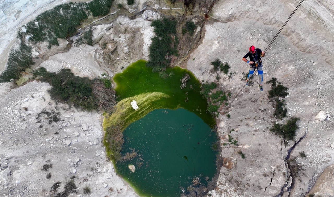 Konya’da dağcılar 40 metre derinliğindeki İnoba Obruğu’na indi!