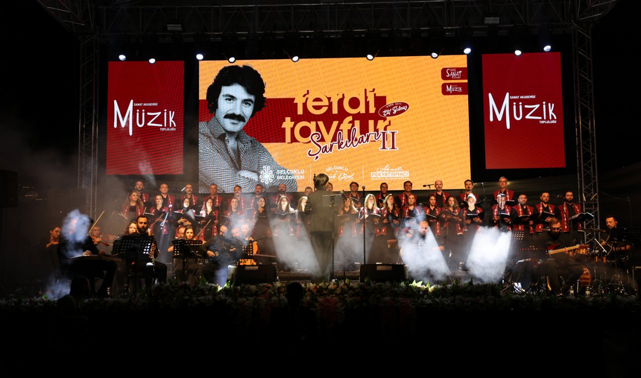  Konya’da Ferdi Tayfur şarkıları binlerce sanatseverle buluştu