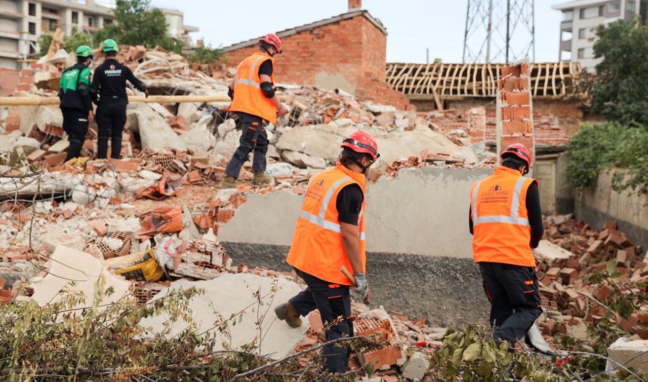  Konya 5,9’luk depremle sallandı! Ekipler tatbikatla hazırlıklarını test etti