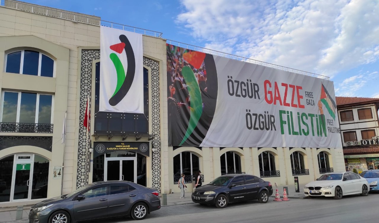 Filistin’e destek için Konya’da semazen figürlü bayraklar asıldı