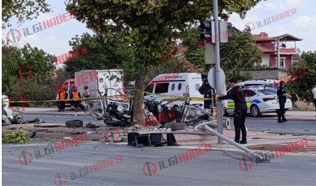 Konya’da feci kaza: Araç ortadan ikiye ayrıldı, 1 ölü 1 yaralı