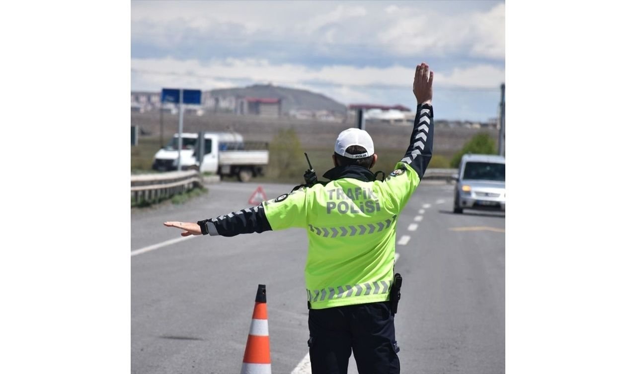 Trafikte rekor cezalar yolda: Sahte plakaya 280 bin, makas atana 180 bin TL ceza...