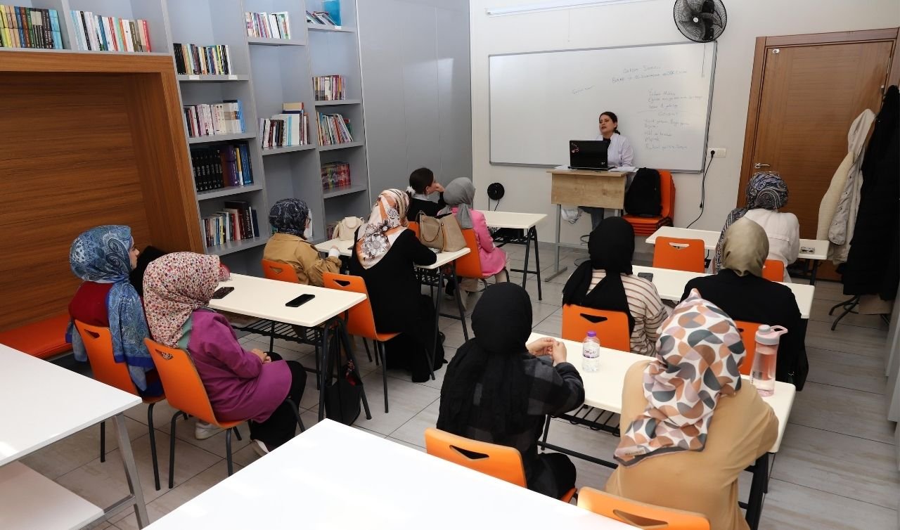  Konya’da KOMEK ve ASEM yeni döneme başladı: 93 bin 975 kursiyerle eğitim zamanı