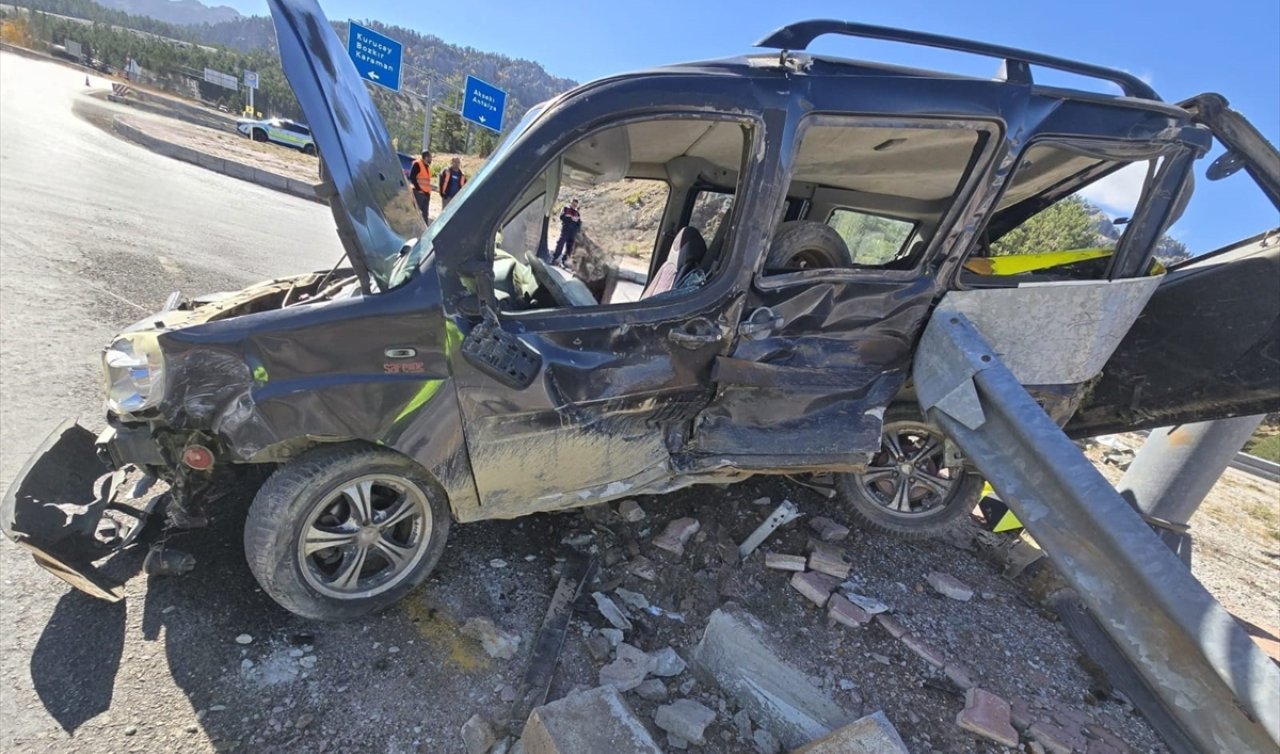  Konya’da iki kamyonet çarpıştı: 2 kişi yaralandı