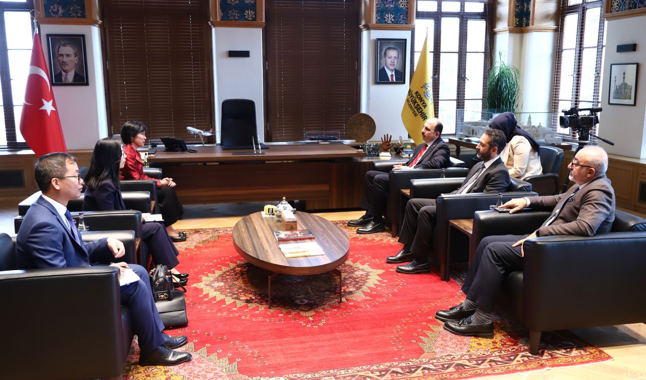  Vietnam Ankara Büyükelçisi, Konya Büyükşehir Belediye Başkanı Altay’ı ziyaret etti