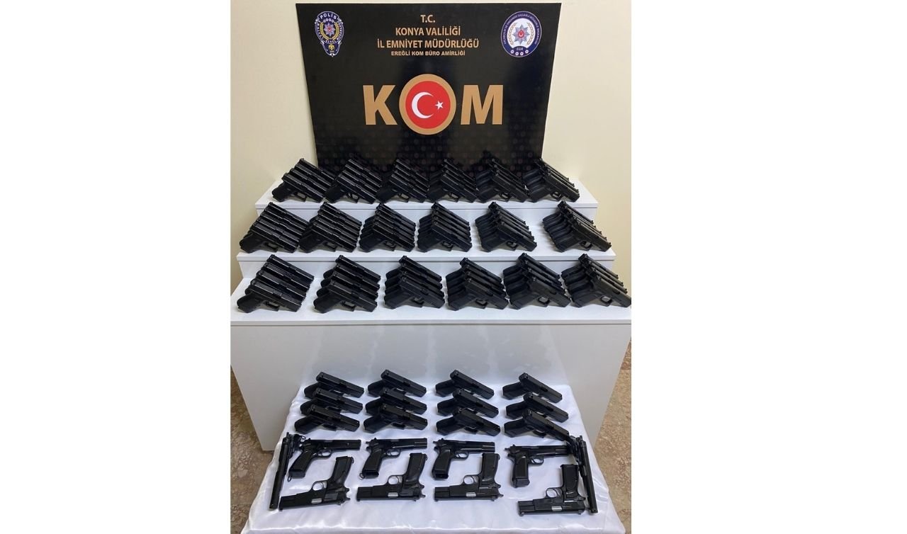 Konya’da kaçak silah operasyonu: 100 ruhsatsız tabanca ele geçirildi!