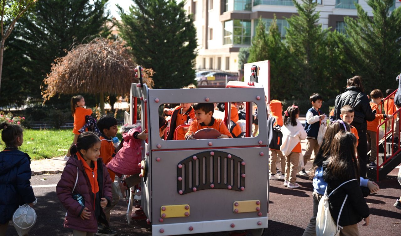  Konya Büyükşehir 31 ilçedeki tüm 1. sınıf öğrencilerine itfaiye bilinci kazandırıyor