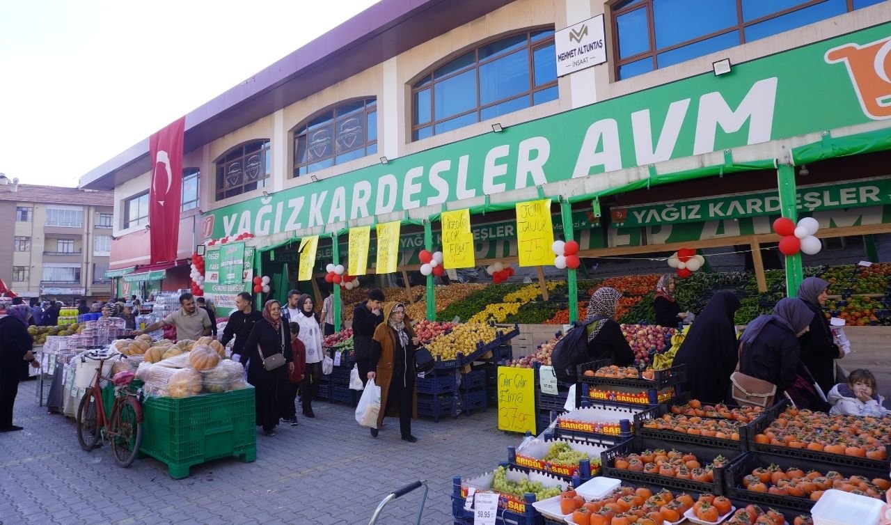  Yağız Kardeşler AVM’den %50’ye varan indirimlerle 1. yıl sürprizi!