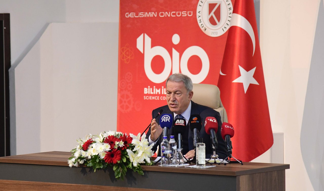 KTÜN’de tarihi konferans: Dr. Hulusi Akar Türkiye’nin Güvenlik Vizyonunu paylaştı