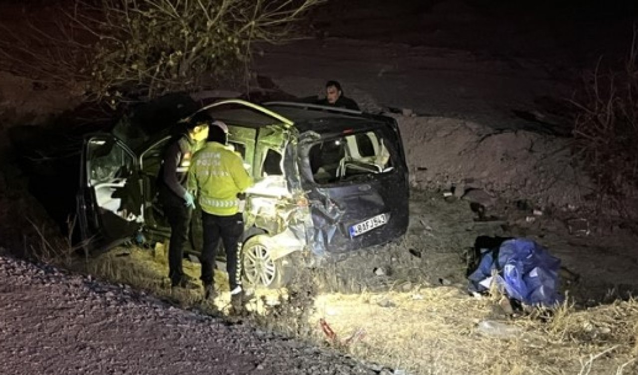 Konya’da hafif ticari araç devrildi! 1 kişi öldü, 3 kişi yaralandı