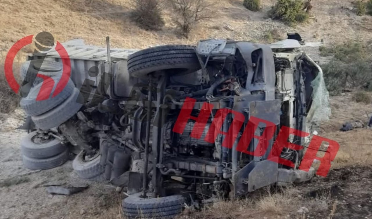  Konya’da belediyeye ait hafriyat kamyonu devrildi: 1 Ölü