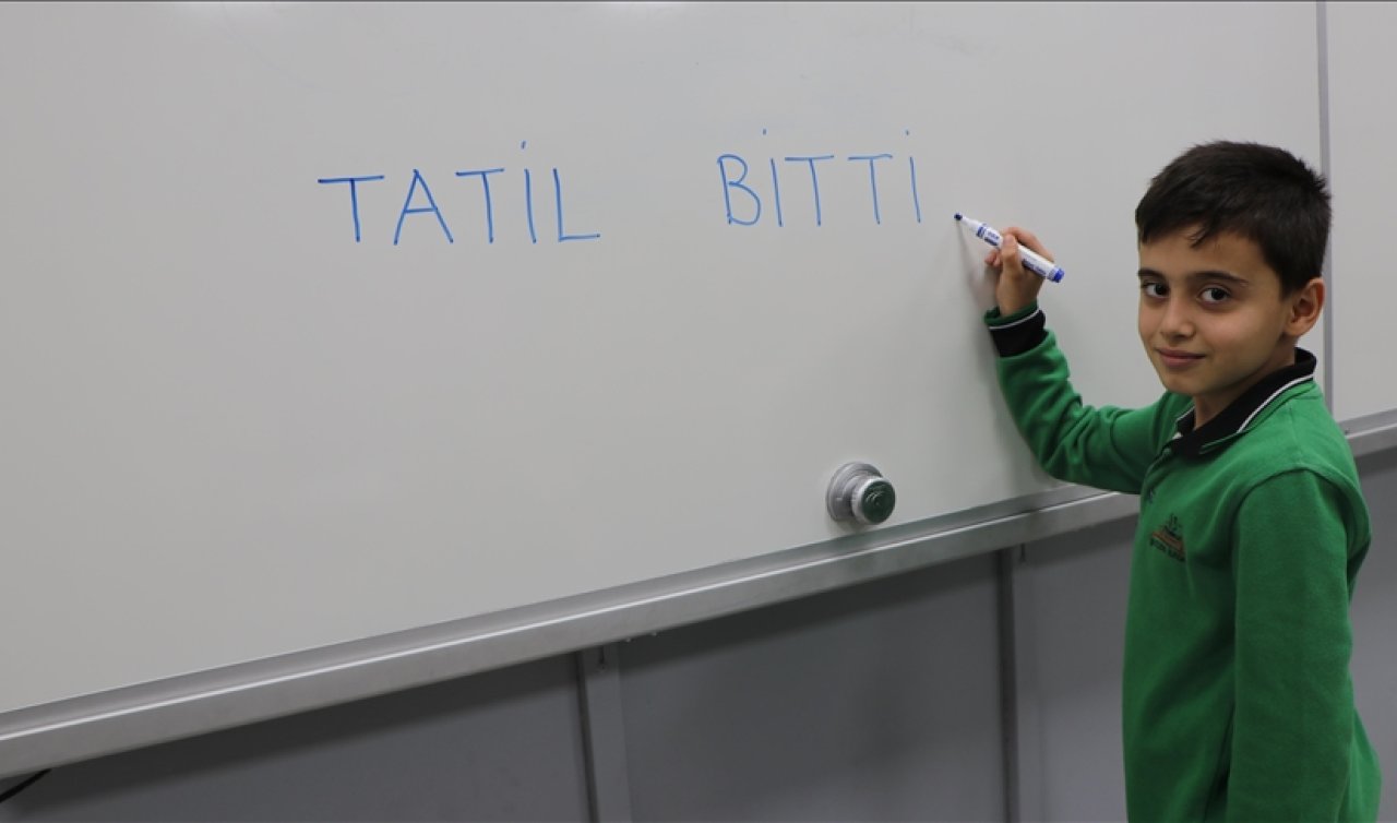 Okullarda ara tatil uygulamasının kaldırılması değerlendirilecek