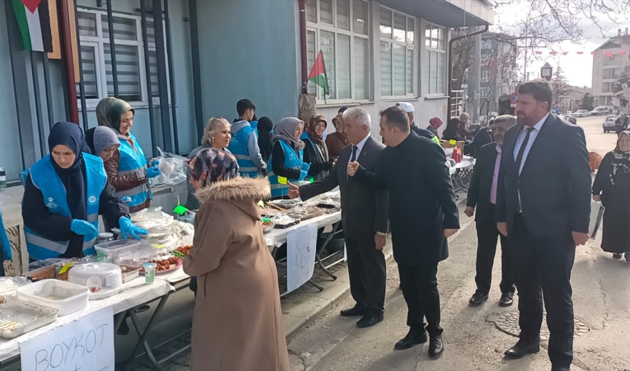 Konya’nın bu ilçesinde Filistin için hayır çarşısı kuruldu