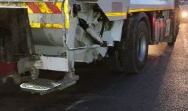 Konya’da belediyeye ait çöp kamyonu kadına çarptı!