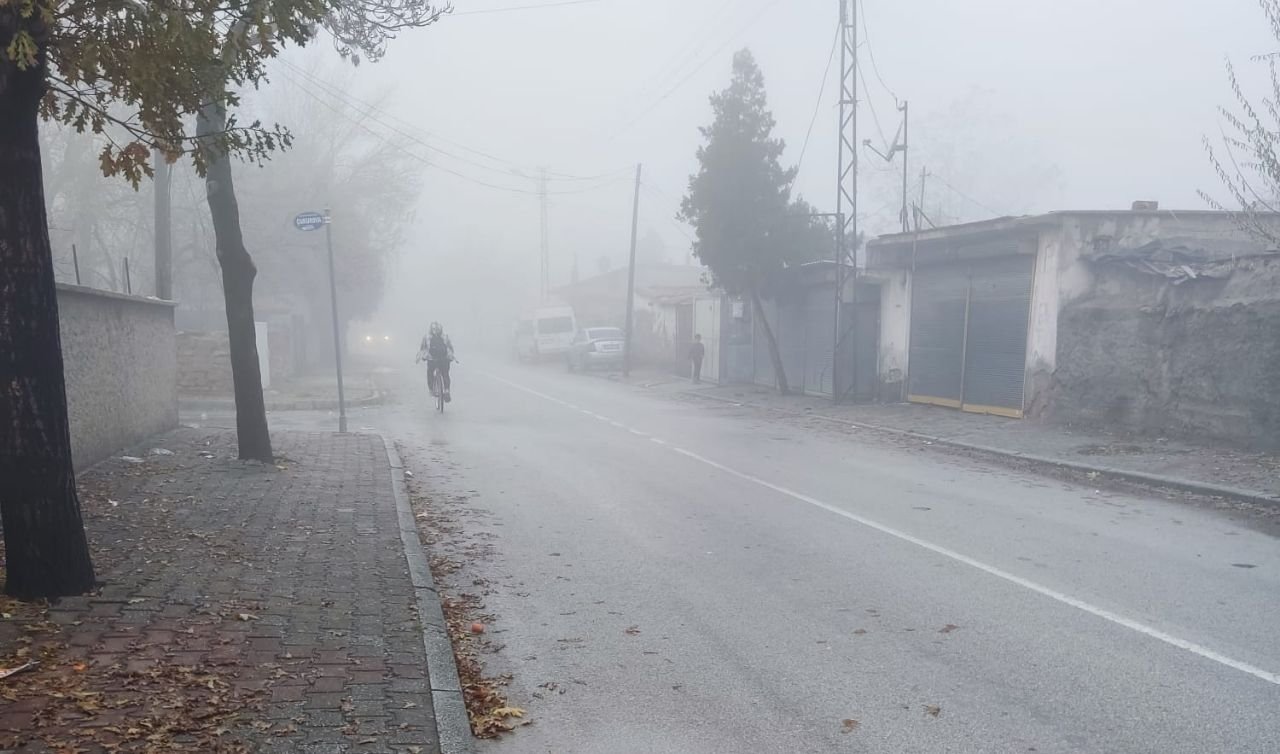  Konya’da trafikte zor anlar, uçak seferleri de etkilendi