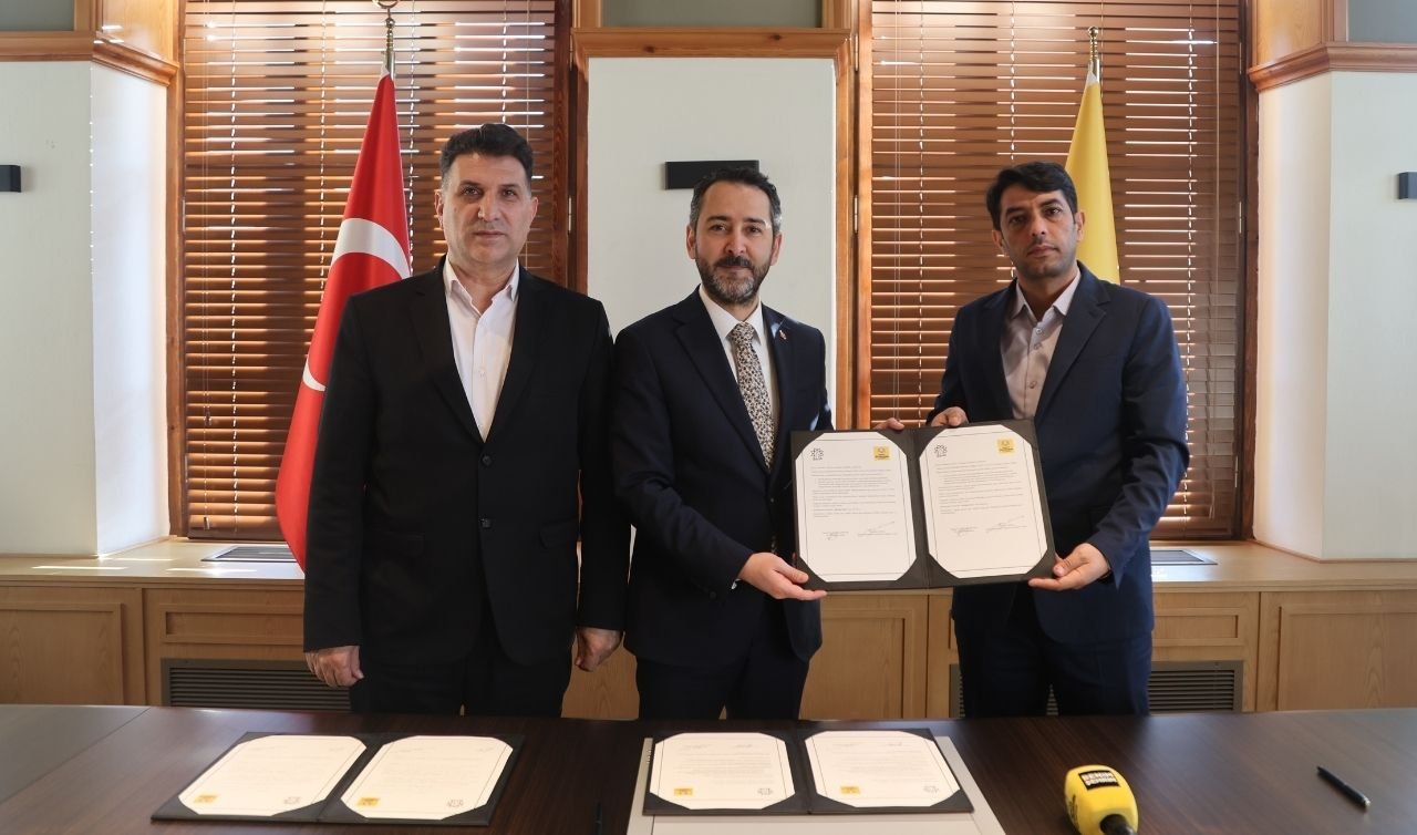 Konya Büyükşehir ile İran’ın Hoy Belediyesi kardeş şehir oldu 