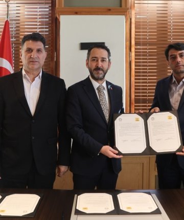 Konya Büyükşehir ile İran’ın Hoy Belediyesi kardeş şehir oldu 