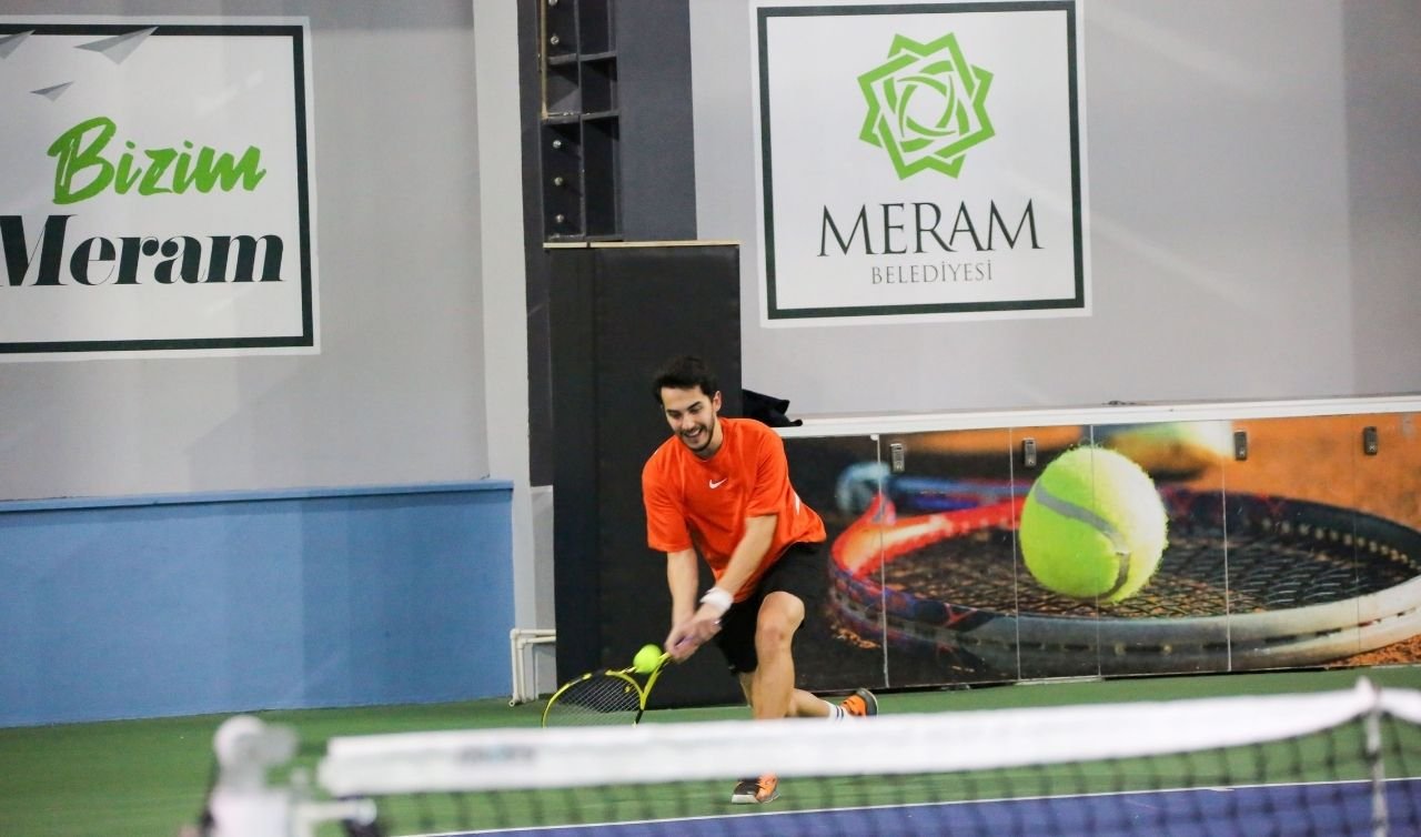 Konya’da aileler kortta buluşuyor: Aile kort tenis turnuvası başlıyor