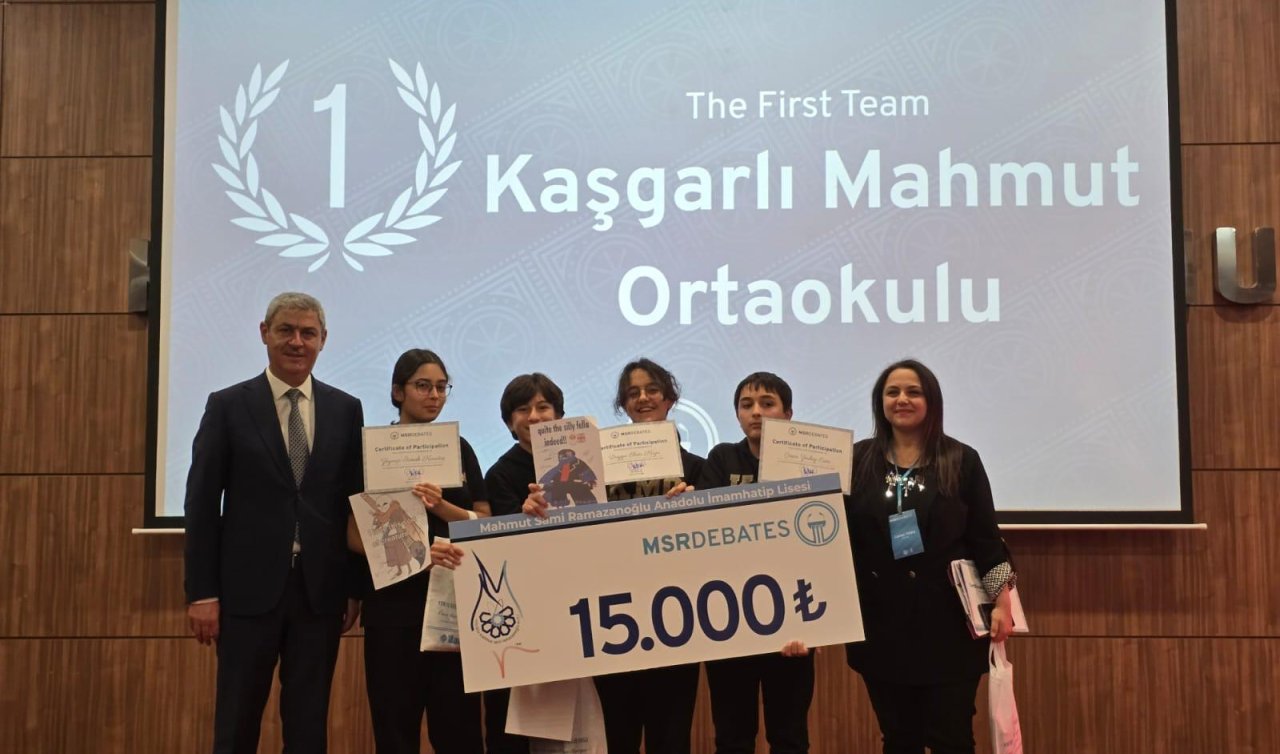 Kaşgarlı Mahmut Ortaokulu’ndan üst üste başarı! 32 okul arasından birinci çıktılar 