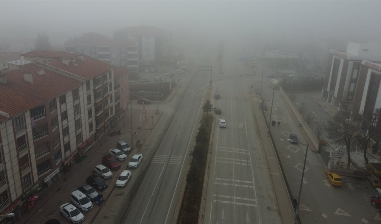 Konya-Ankara kara yolunda sis etkili oldu