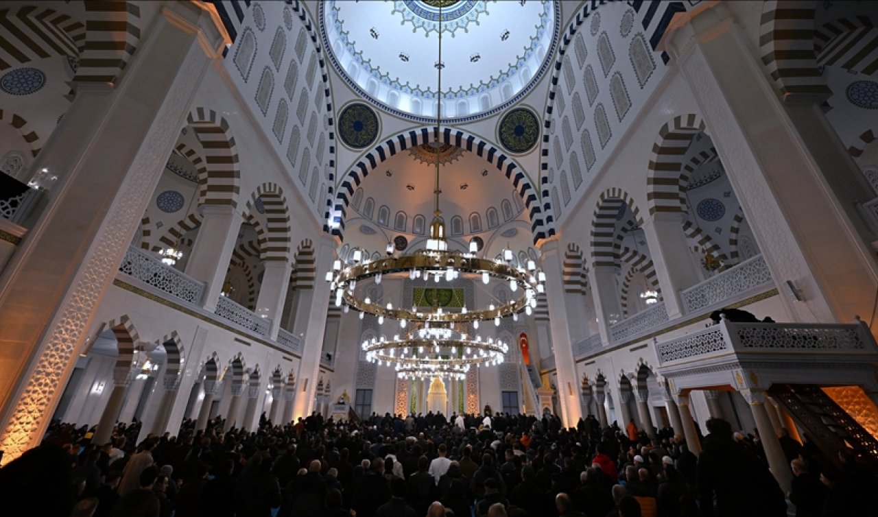 Konya ve çevre illerde Regaip Kandili dualarla idrak edildi