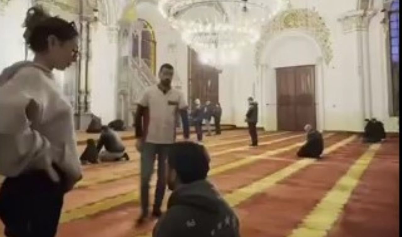 Yer Konya! Camideki görüntüler olay oldu, vatandaşlar Bakan Yerlikaya’yı etiketledi