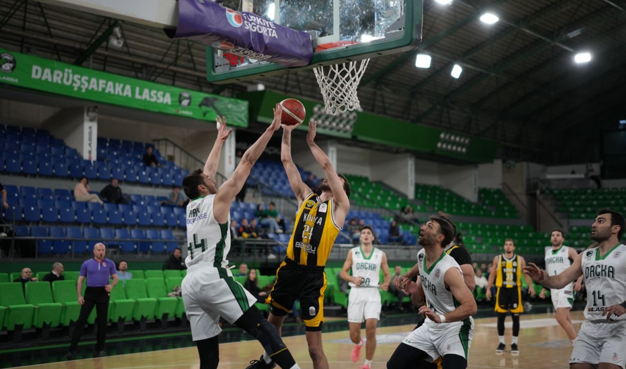 Konya’dan İstanbul’da gövde gösterisi! Büyükşehir yarı finalde 