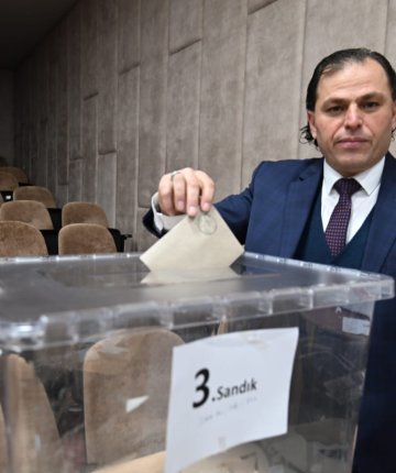 Konya Yorgancılar Çeyizciler ve Tuhafiyeciler Odası’nda Ramazan Tezel güven tazeledi