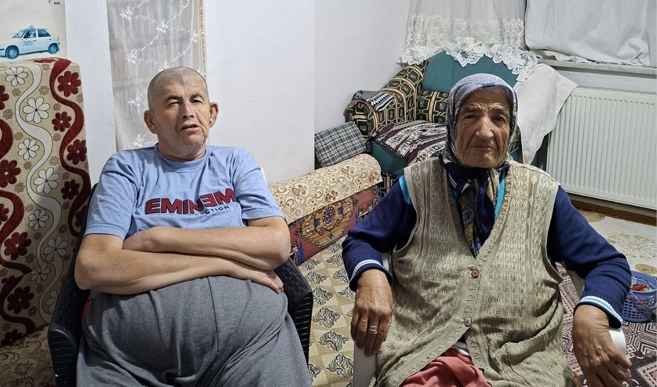  Konya Gülleri’nden Ömer Uyanık’ın annesi Hatice Uyanık son yolculuğuna uğurlandı