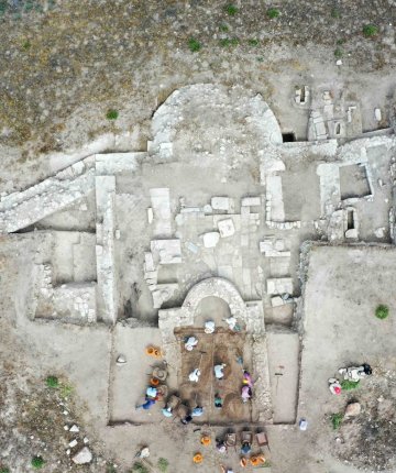 Konya’da mezardan çıktı… Yüzyıllardır açılmamış
