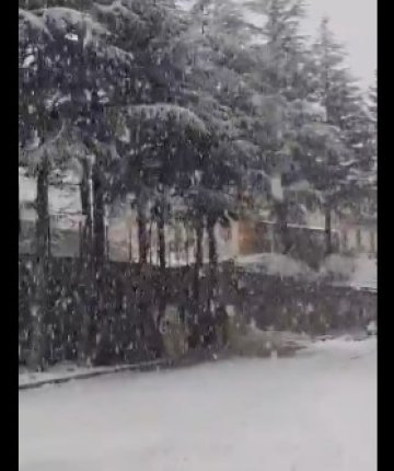 Konya’nın bu ilçesinde lapa lapa kar yağıyor 