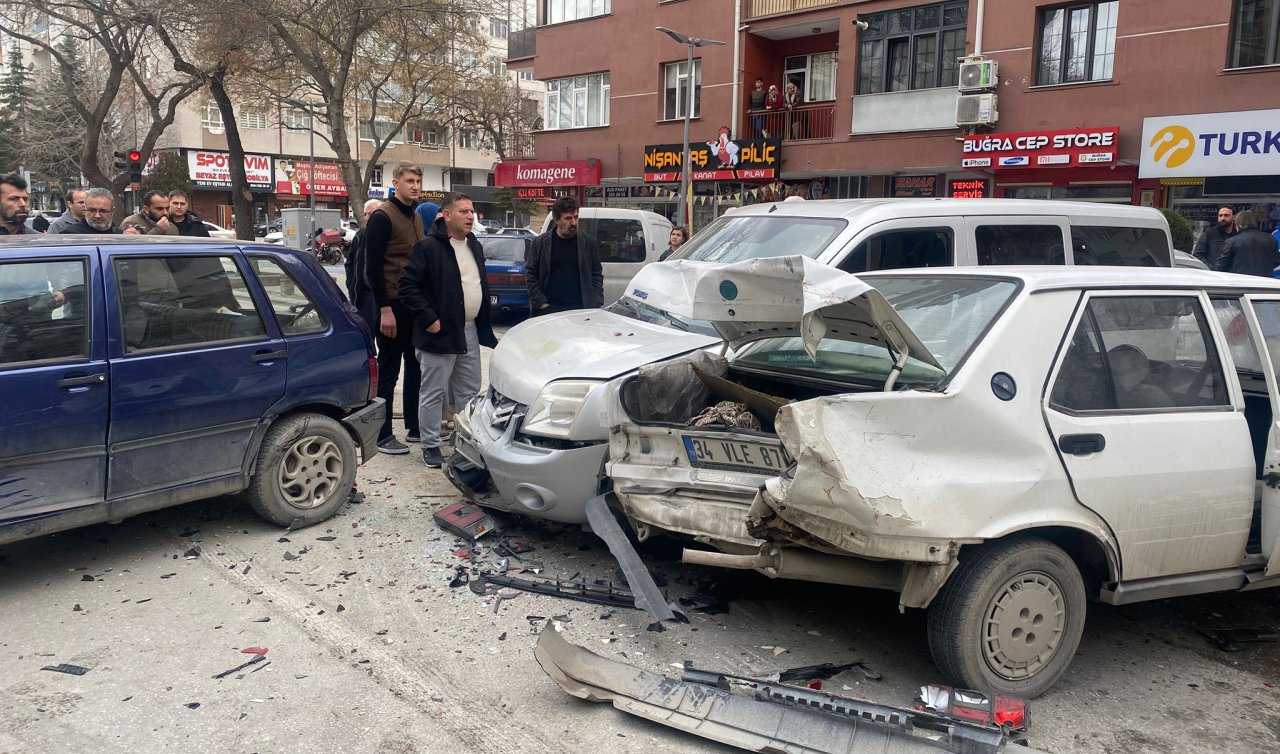 Konya’nın göbeğinde zincirleme kaza! 8 araç çarpıştı, yaralılar var