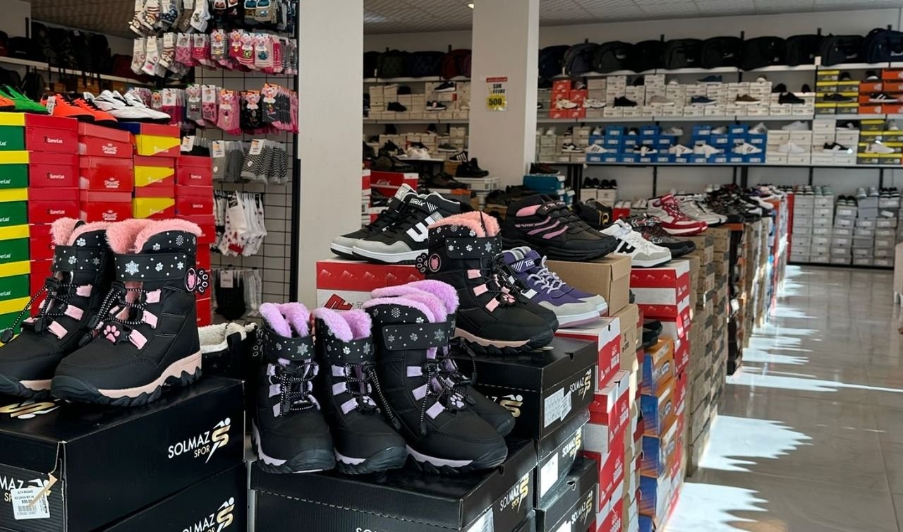  Bu mağazaya girmeden geçmeyin: Alya Bazaar’da 100 TL’den başlayan fiyatlar!