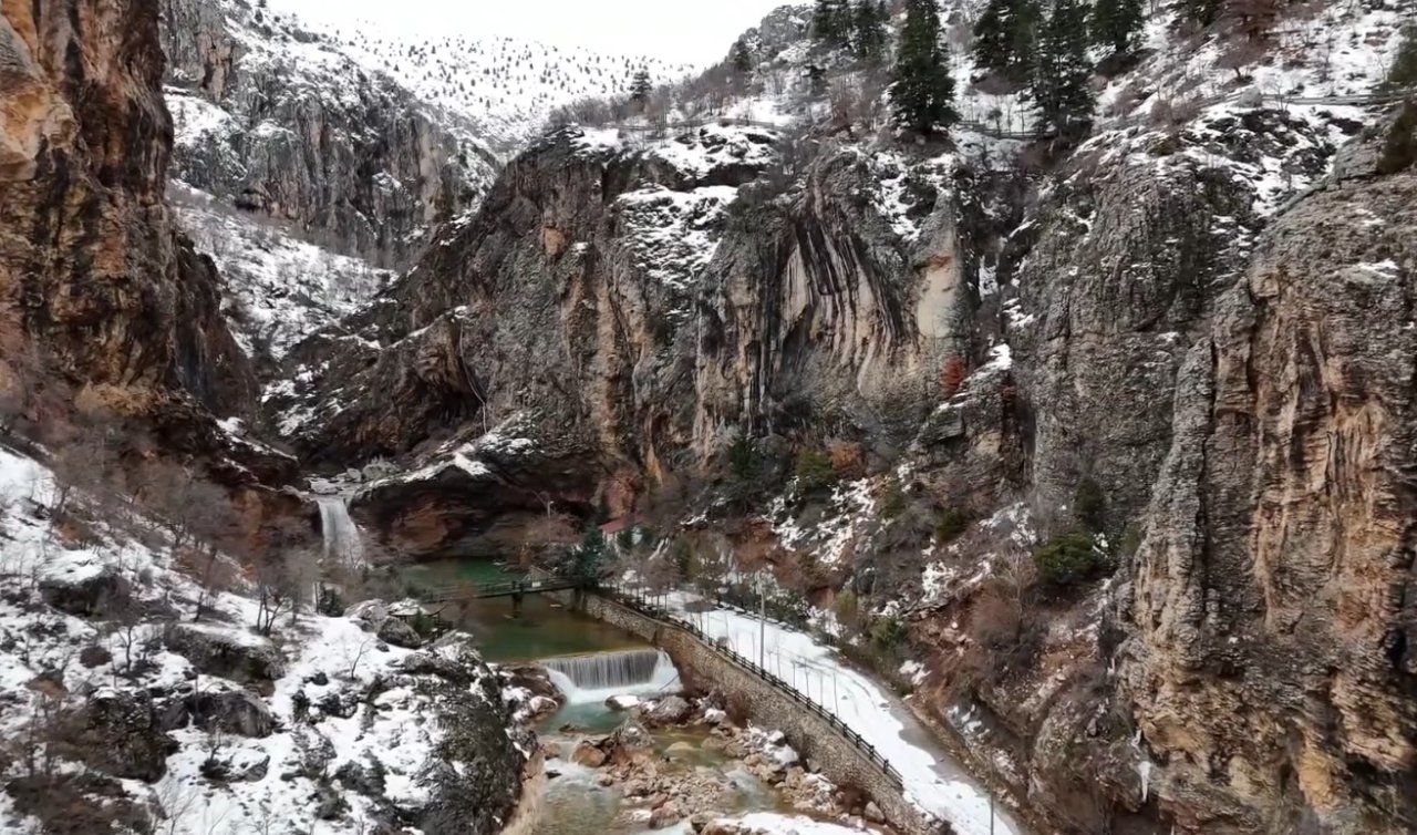 Konya’da gizli cennet beyaza büründü!