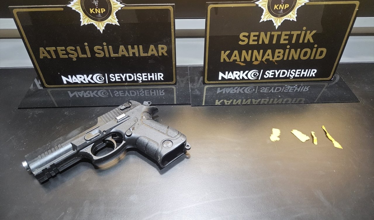 Konya’da film gibi kovalamaca: Uyuşturucu ve silah yola saçıldı