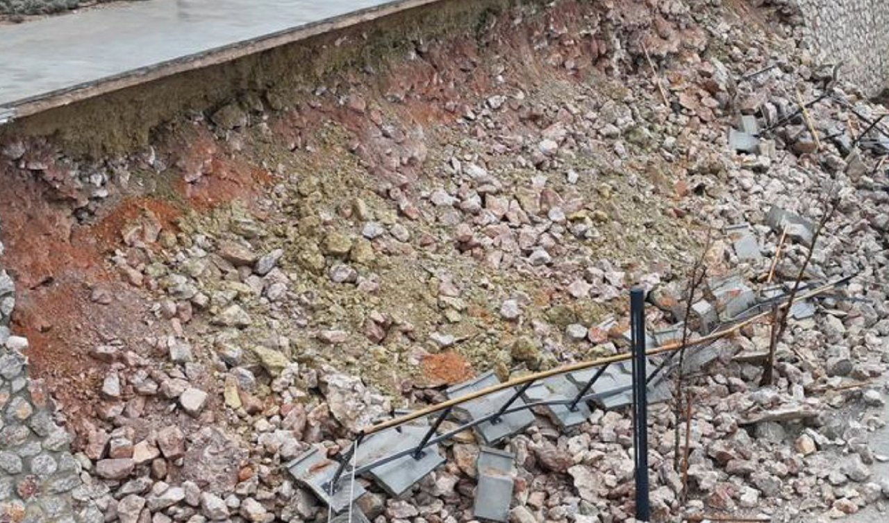 Şiddetli yağmur Konya’yı vurdu! Akyokuş’ta yoğun yağış zemin hareketine yol açtı!