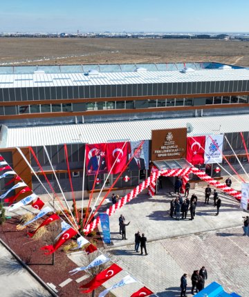 Selçuklu Fen Lisesi Kapalı Spor Salonu ve Suni Çim Saha hizmete açıldı