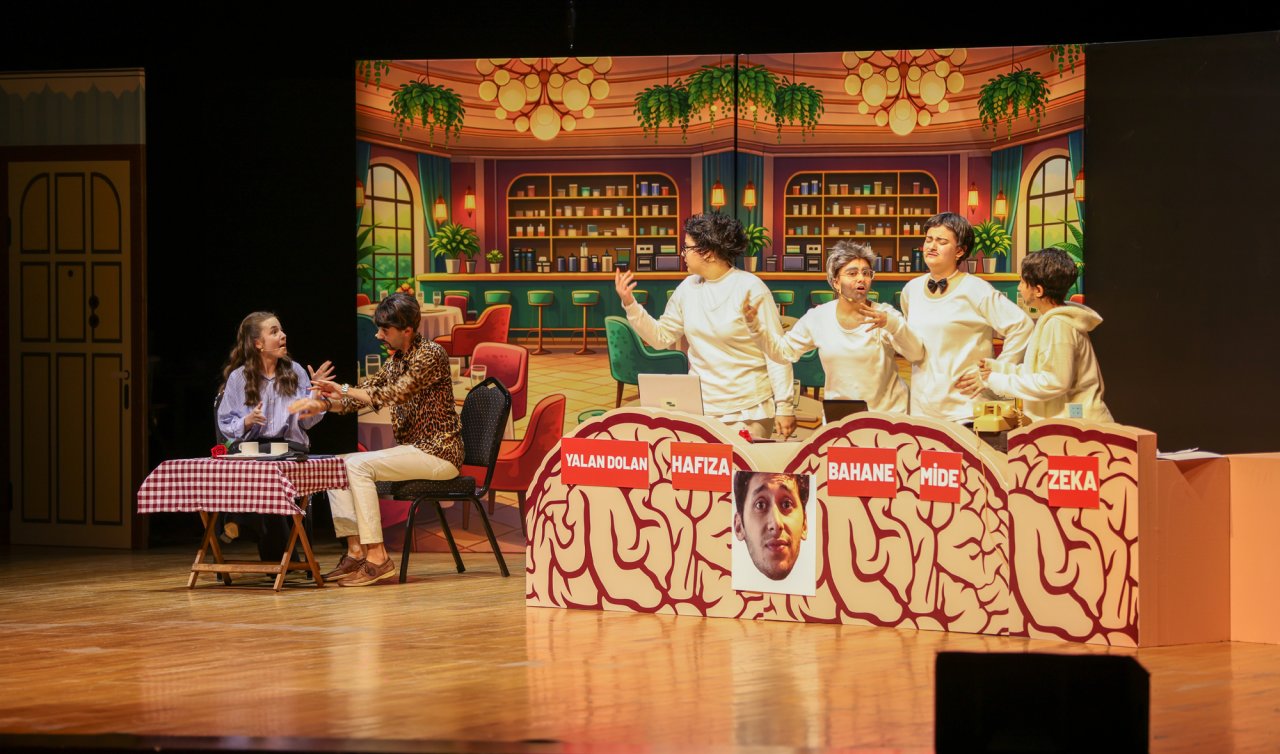 “Genç Paldır Güldür Şov” sanatseverleri güldürdü, alkışları topladı