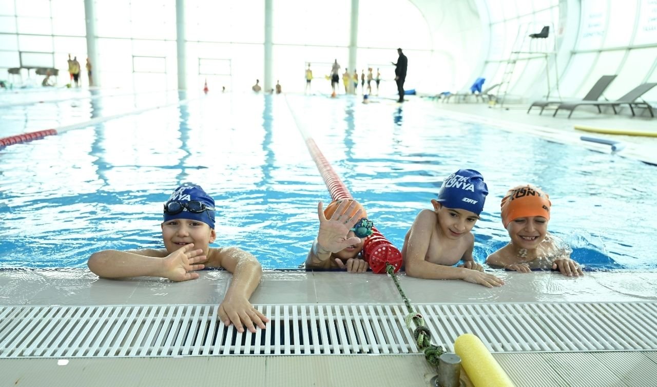 Konya’da 20 ilçede 15 bin öğrenciye yüzme öğreniyor