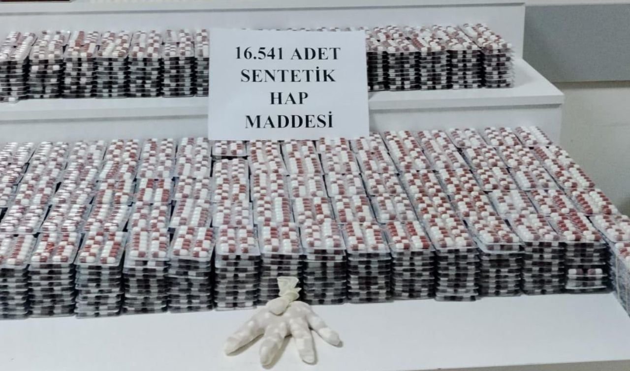  Adana’dan Konya’ya uzanan zehir hattı çökertildi: Binlerce hap yakalandı